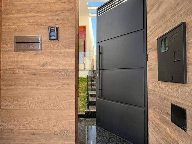 #18 - Casa para Venda em Varginha - MG - 2